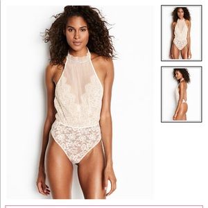 VERY SEXY
Tulle & Lace High-neck Teddy❤️